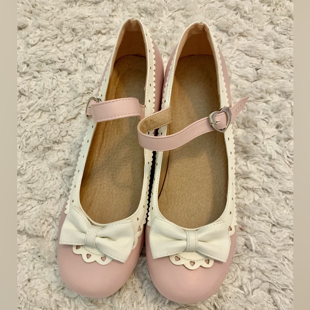 Brand new cutesy pink and white kitten heels